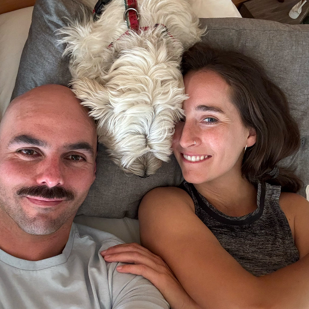 Una cama Super hiper King para los cuatro